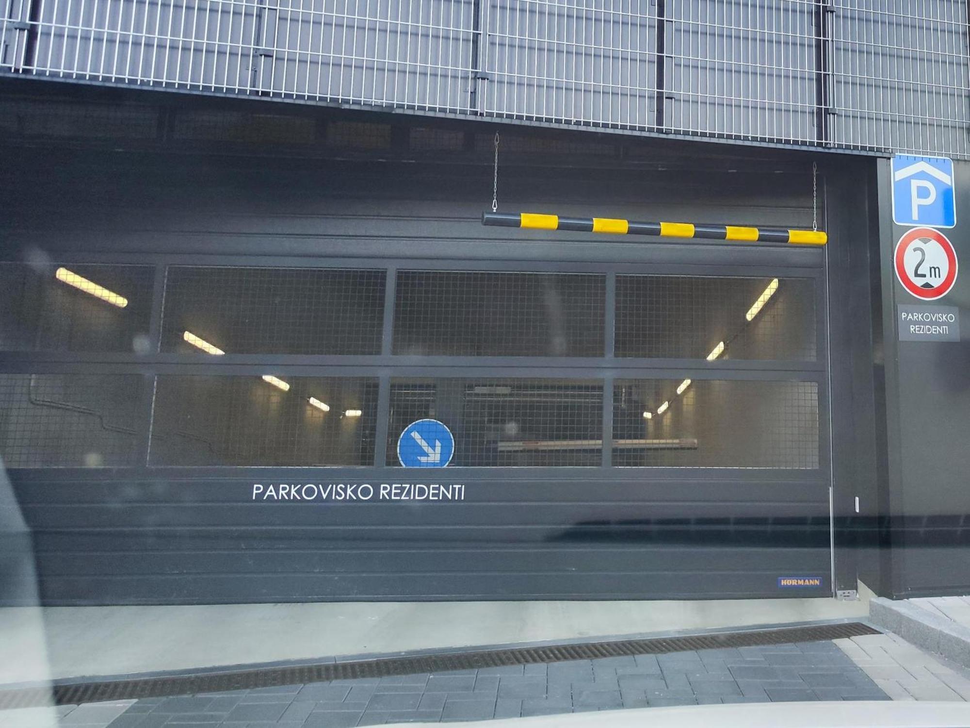 Yarn - Brand New - Free Parking - Balcony With City View - Central Shopping Mall Bratislava Exterior foto